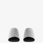 Voguecache.shop9cb2438001 2