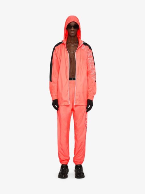 Voguecache.shopba7ef9972e 1