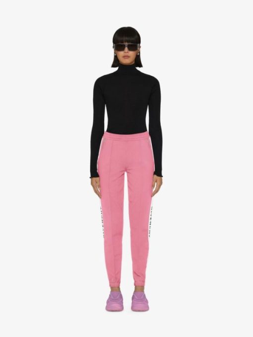 Voguecache.shope2141ac3d3 1