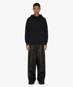 Voguecache.shope5e3afd595 1